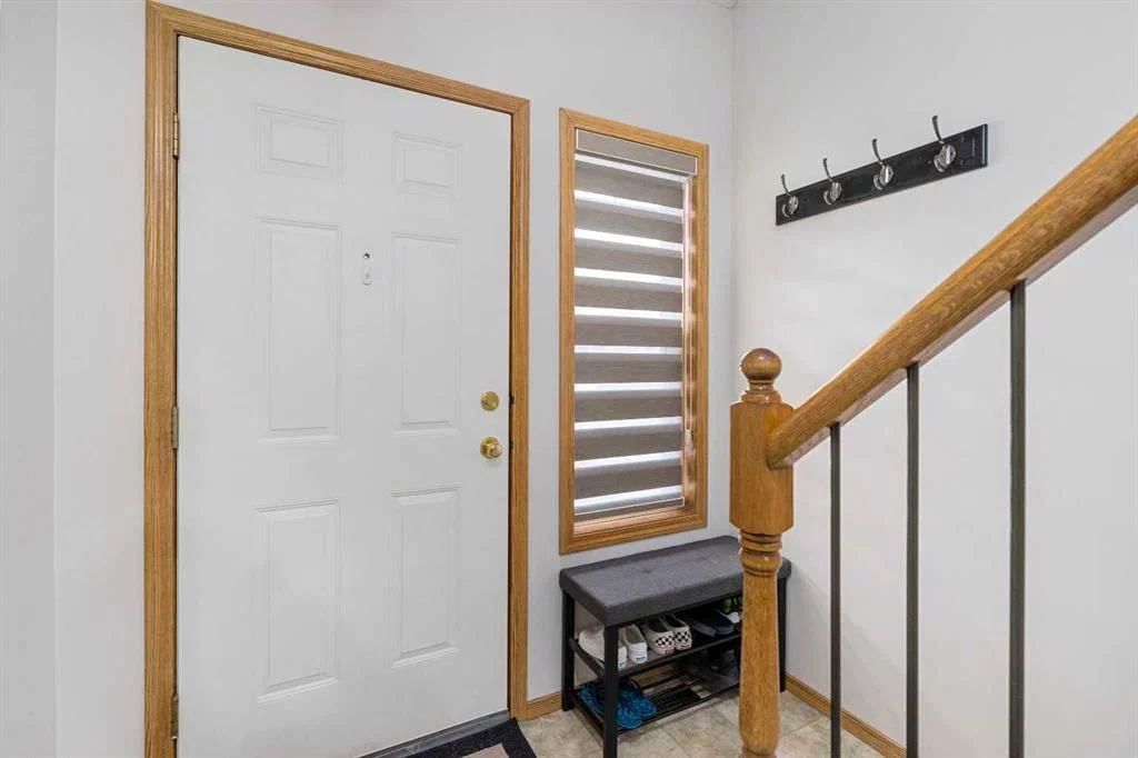 160 Millview Green SW, Calgary — photo 3 of 26