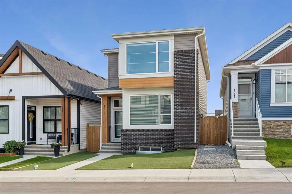125 Rochester Way NW, Calgary — photo 2 of 40