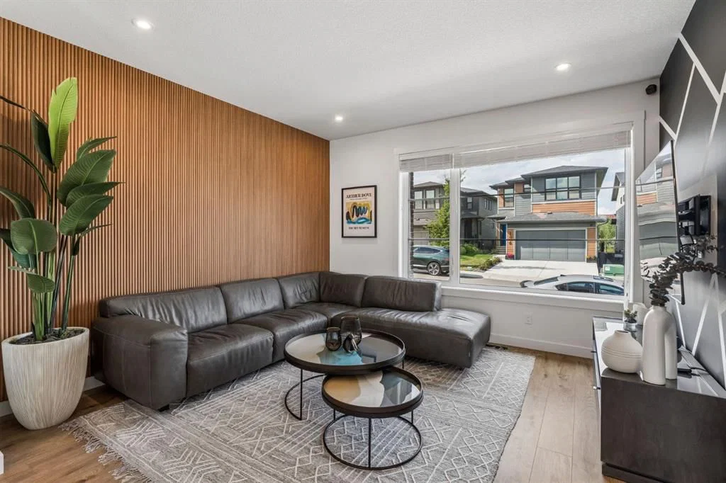 125 Rochester Way NW, Calgary — photo 3 of 40