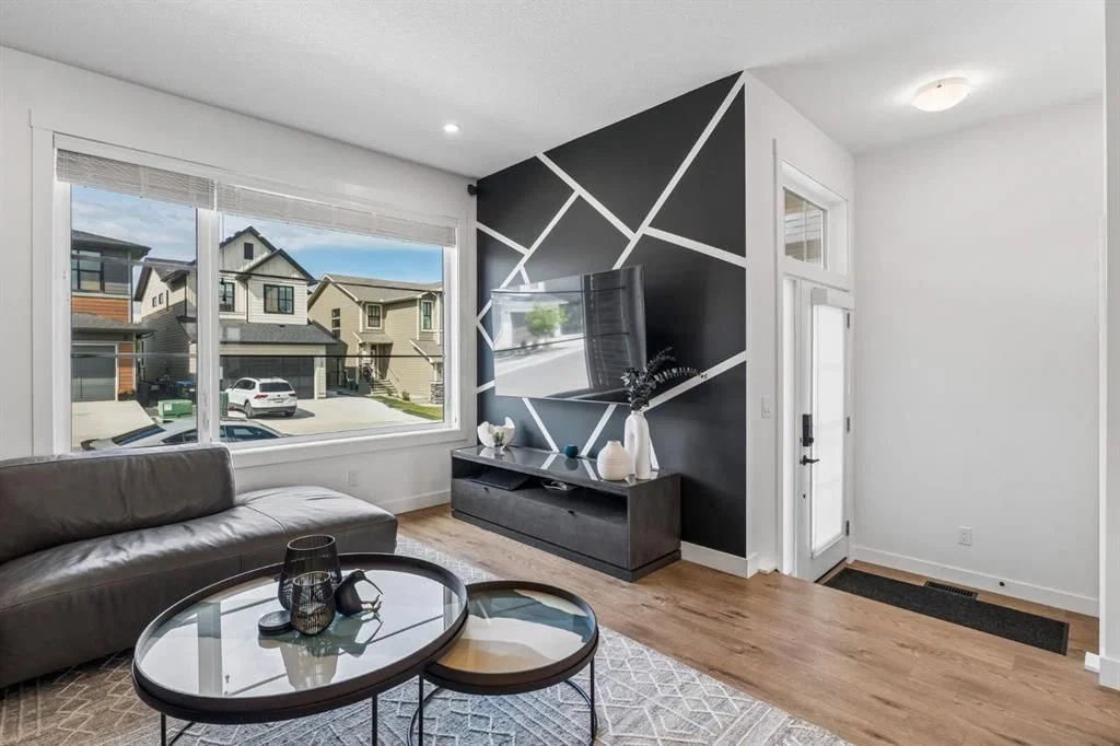 125 Rochester Way NW, Calgary — photo 4 of 40