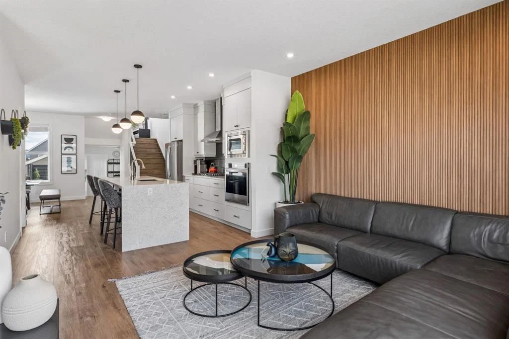 125 Rochester Way NW, Calgary — photo 5 of 40