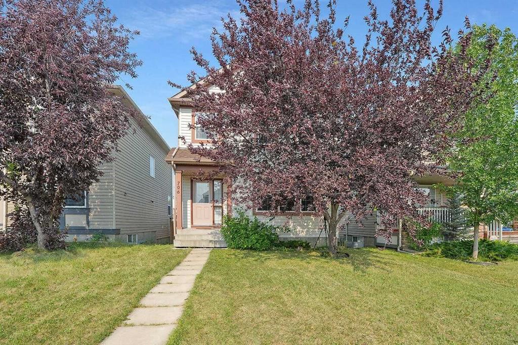 706 Everridge Drive SW, Calgary — main listing photo