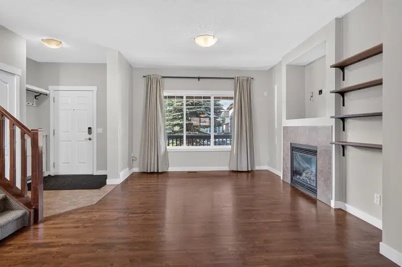 22 Panora Road NW, Calgary — photo 4 of 46