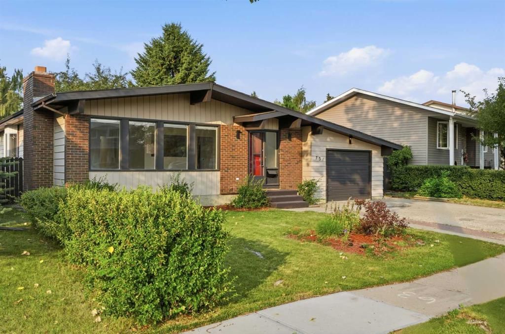 731 Queensland Drive SE, Calgary — photo 2 of 48