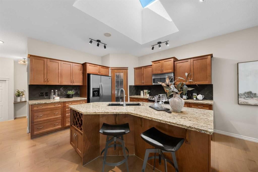 50 Wentworth Landing SW, Calgary — photo 2 of 37