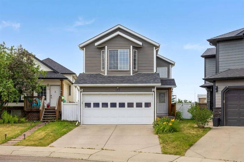 117 Hidden Spring Circle NW, Calgary — main listing photo