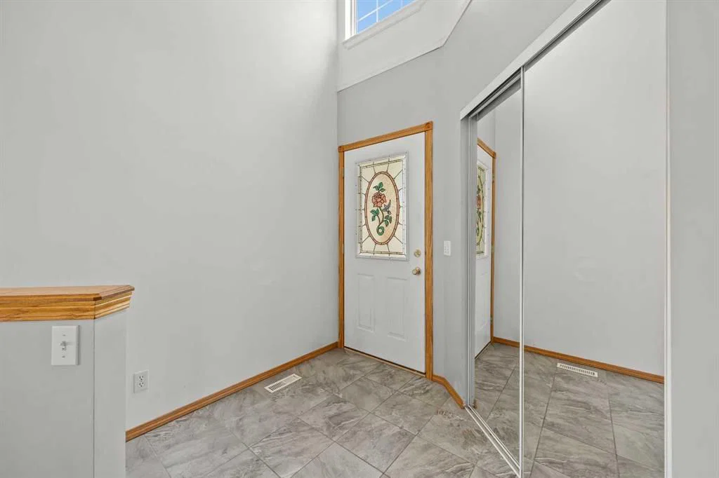 117 Hidden Spring Circle NW, Calgary — photo 3 of 40