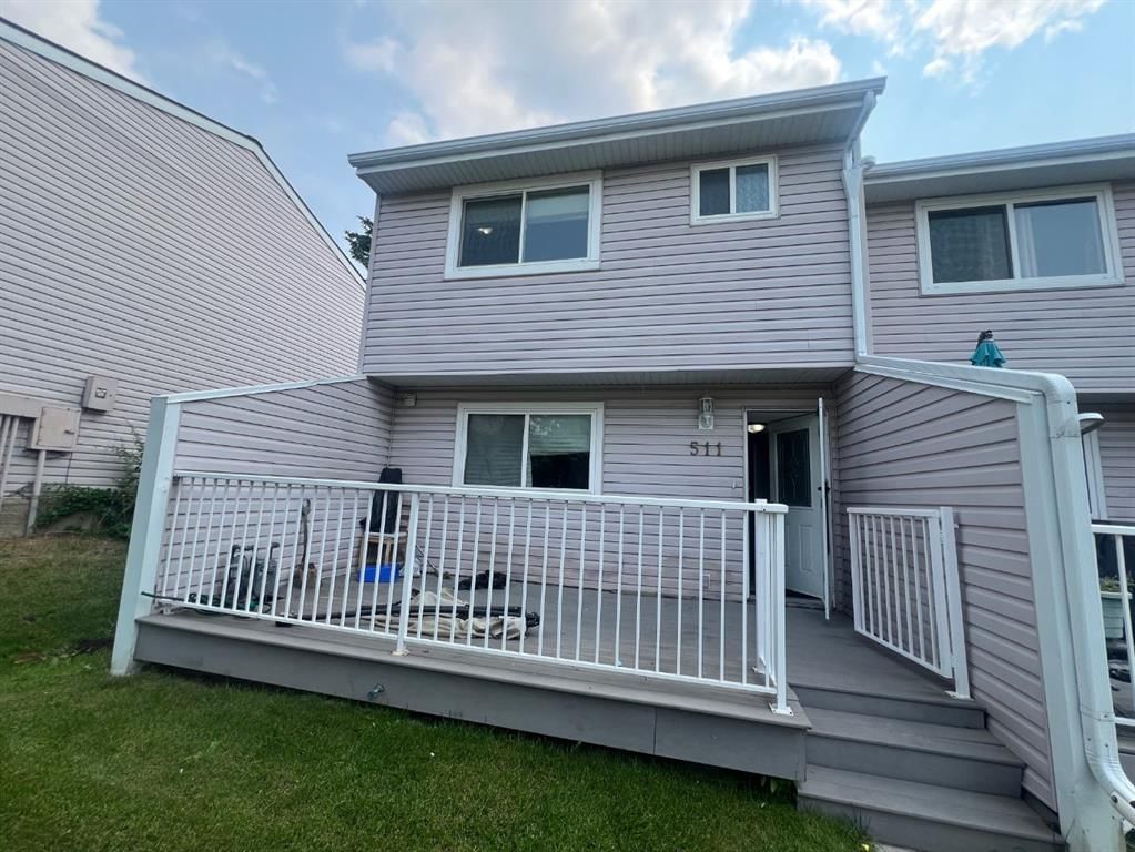 511 40 Street NE, Calgary — photo 2 of 23