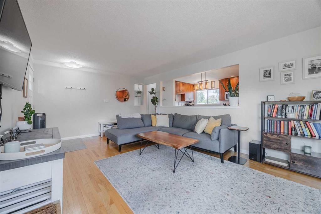 60 Fairview Crescent SE, Calgary — photo 5 of 28