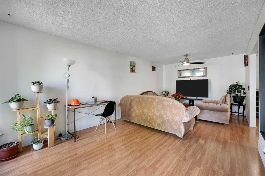 6507 Rundlehorn Drive NE, Calgary — photo 5 of 50