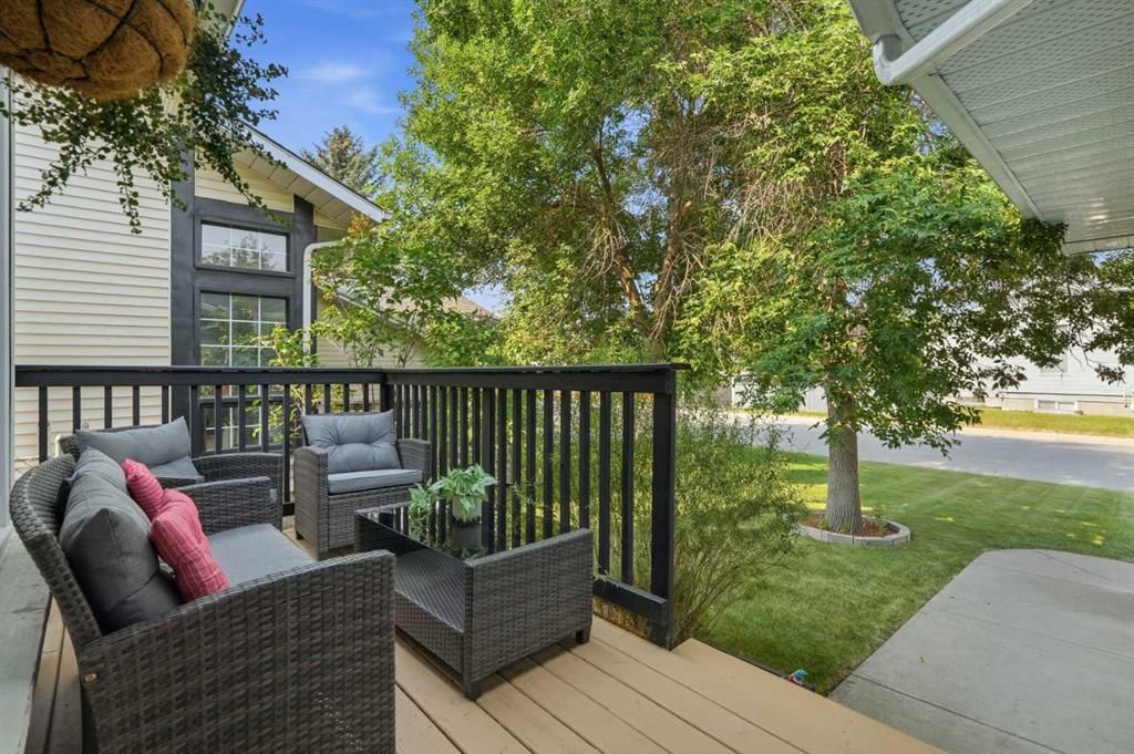 161 Douglasbank Way SE, Calgary — photo 3 of 50