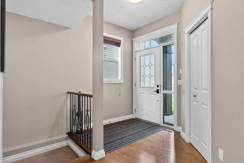 159 Sherwood Crescent NW, Calgary — photo 5 of 49