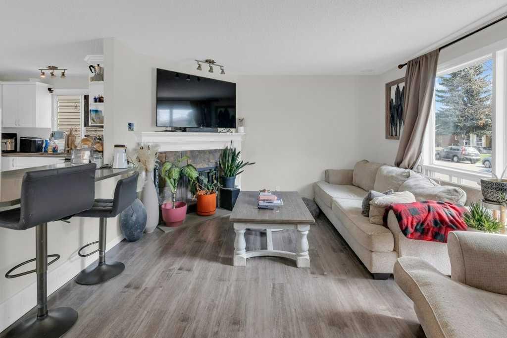 171 Erin Mount Place SE, Calgary — photo 3 of 24