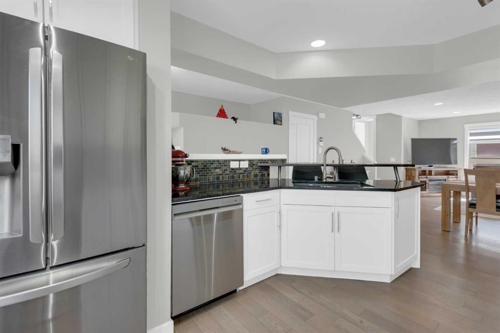 24 Aspen Hills Common SW, Calgary — photo 3 of 29