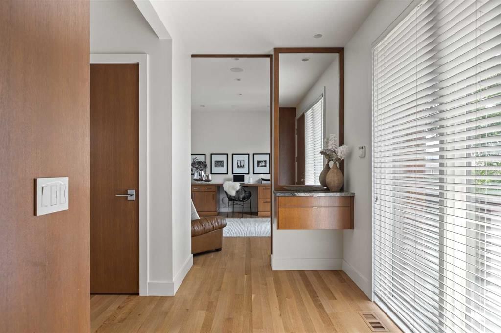 1822 12 Avenue NW, Calgary — photo 3 of 49