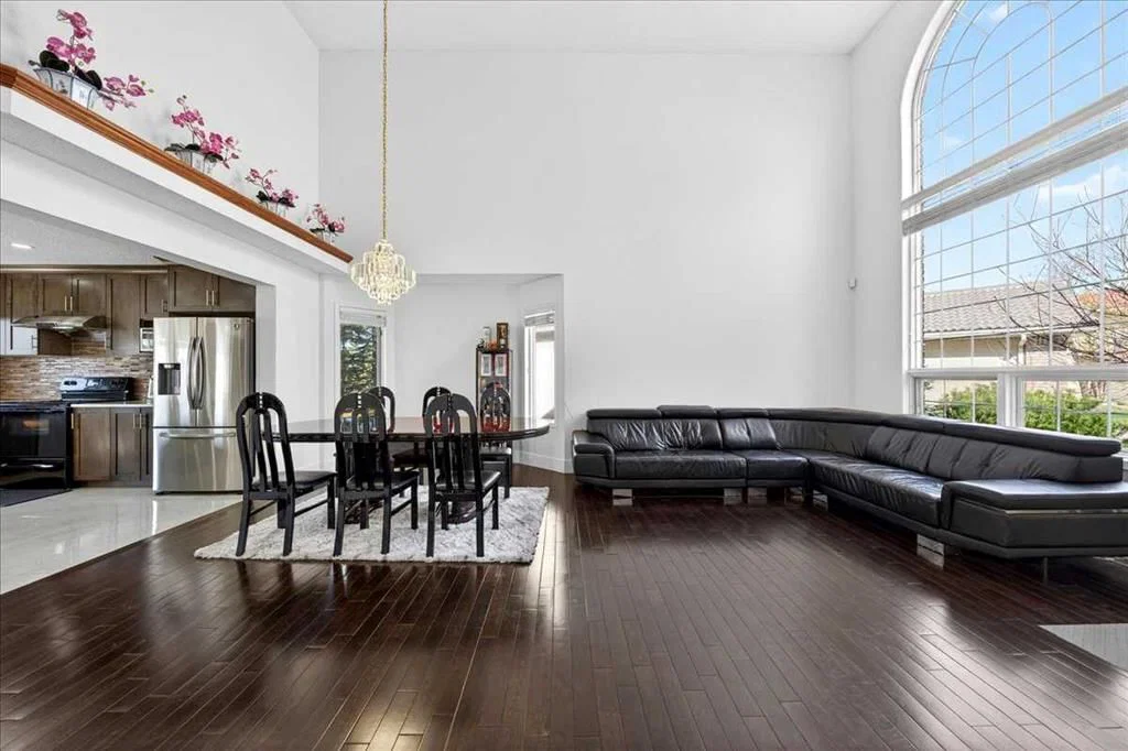 98 Hampstead Circle NW, Calgary — photo 3 of 45
