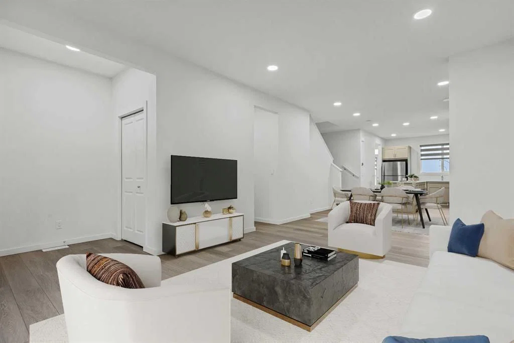 172 Belmont Way SW, Calgary — photo 4 of 49