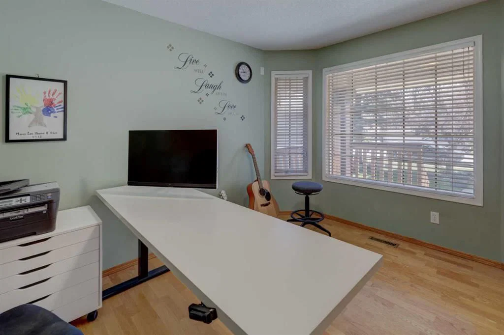189 Citadel Crest Park NW, Calgary — photo 2 of 36