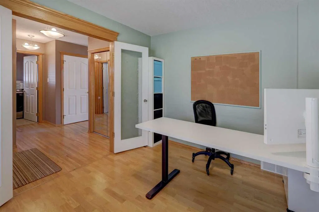 189 Citadel Crest Park NW, Calgary — photo 3 of 36