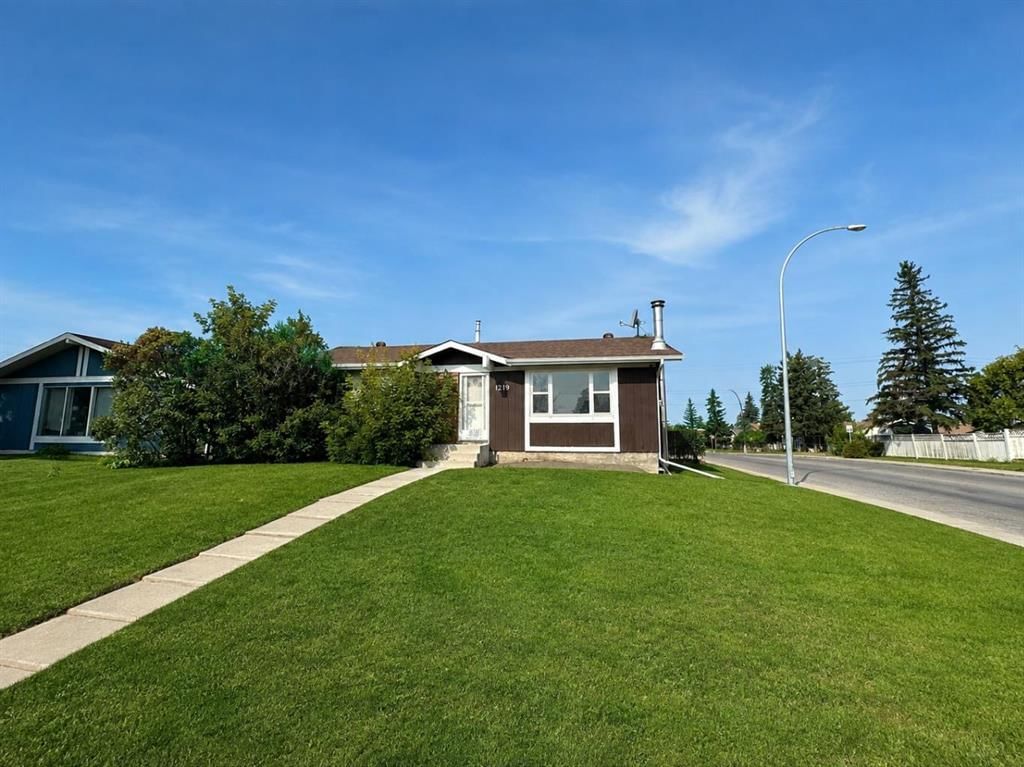 1219 68 Street NE, Calgary — main listing photo