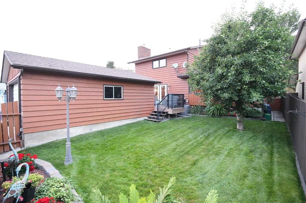 168 Templewood Drive NE, Calgary — photo 5 of 43