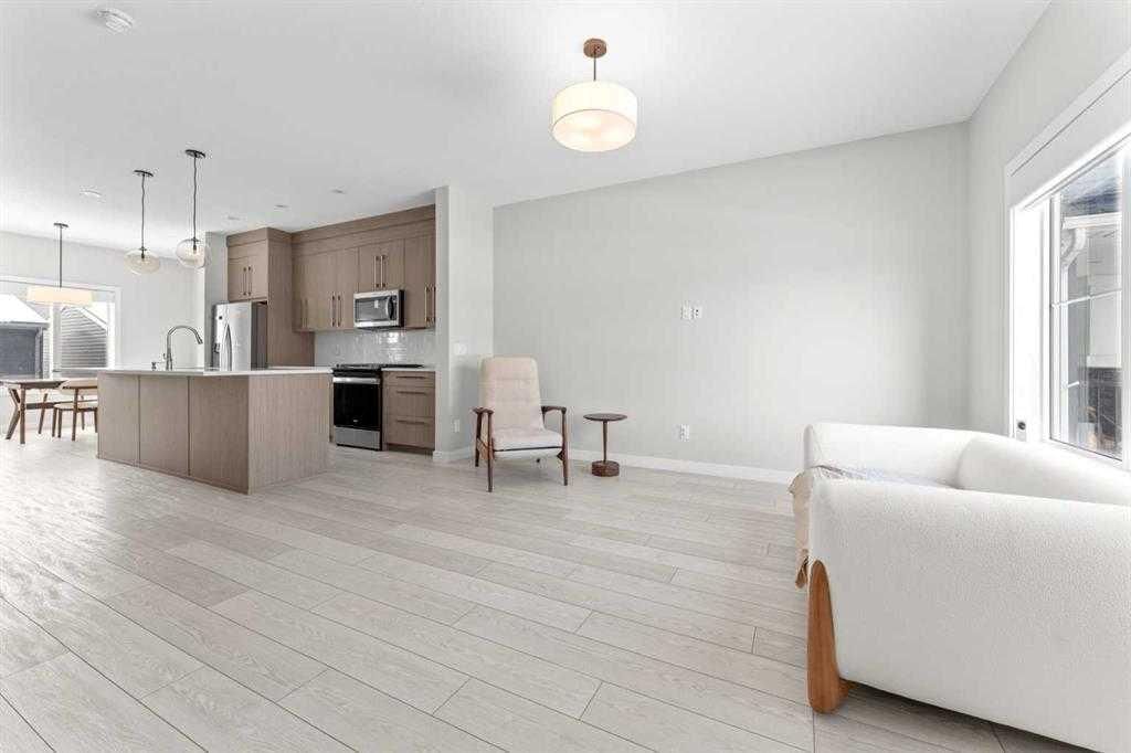 919 Walgrove Boulevard SE, Calgary — photo 3 of 21