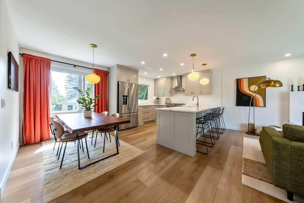 2011 Palliser Drive SW, Calgary — photo 3 of 51