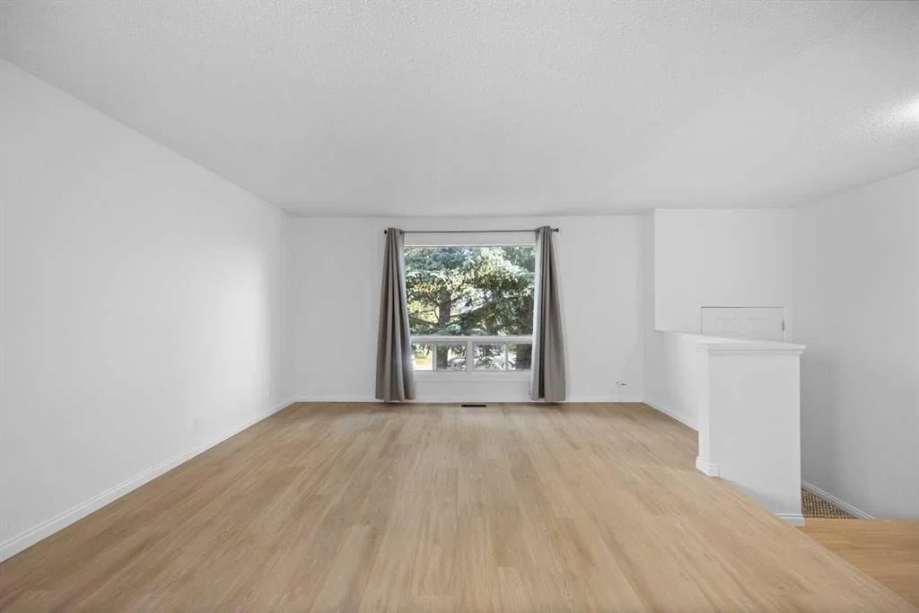 155 Sandarac Way NW, Calgary — photo 5 of 45