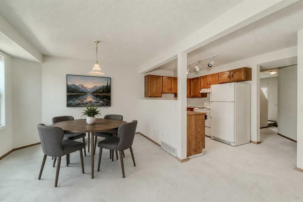 15 Harvest Glen Heights NE, Calgary — photo 5 of 45