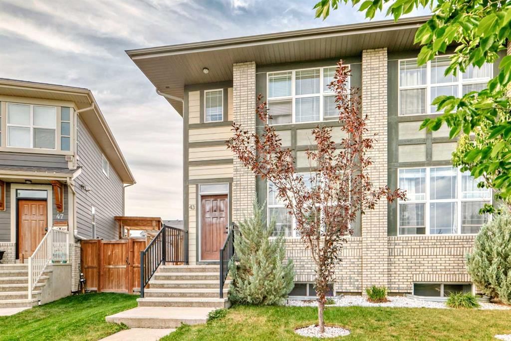 43 Masters Square SE, Calgary — main listing photo