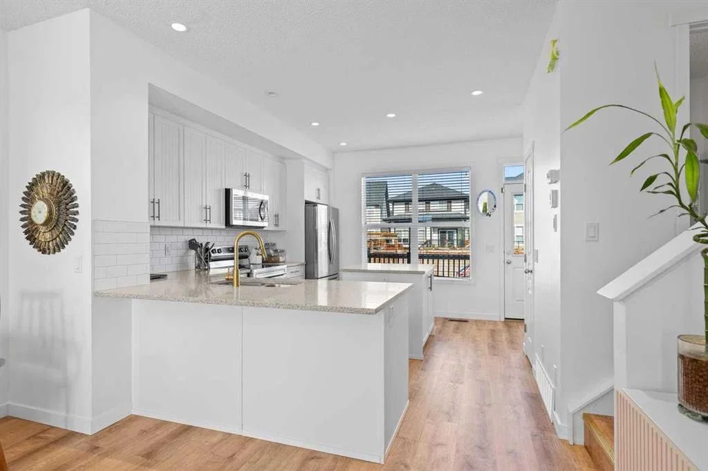 43 Masters Square SE, Calgary — photo 4 of 40