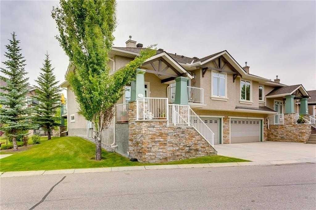 56 Discovery Woods Villas SW, Calgary — photo 2 of 33