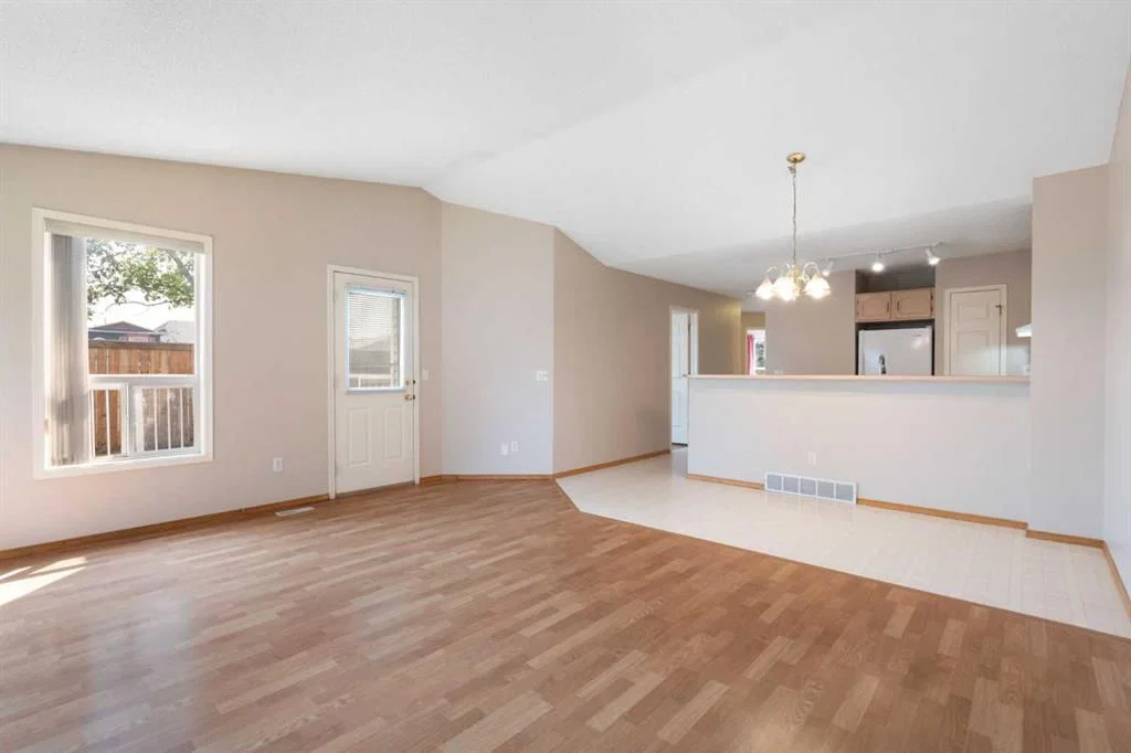 77 Tararidge Circle NE, Calgary — photo 4 of 39