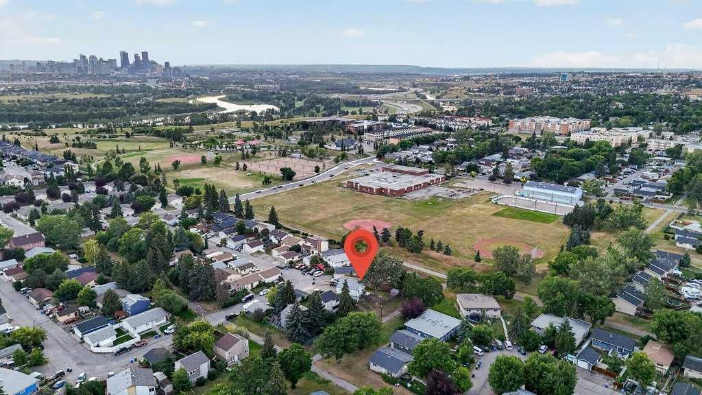 3046 32A Avenue SE, Calgary — photo 2 of 49