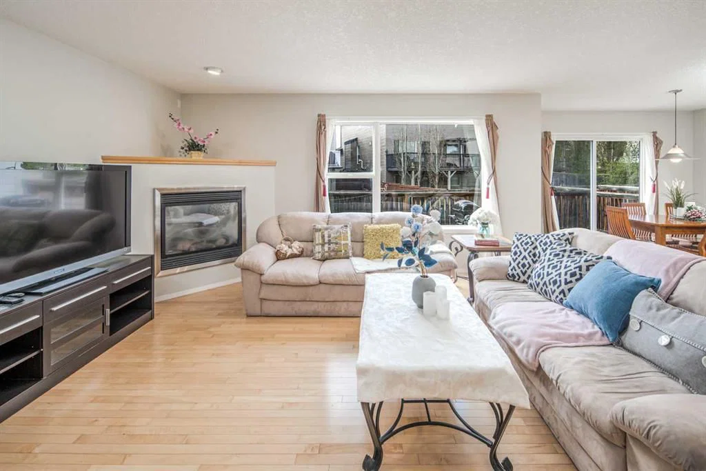 96 Panamount Manor NW, Calgary — photo 4 of 32