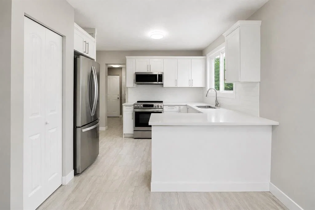 115 Abingdon Crescent NE, Calgary — photo 5 of 42
