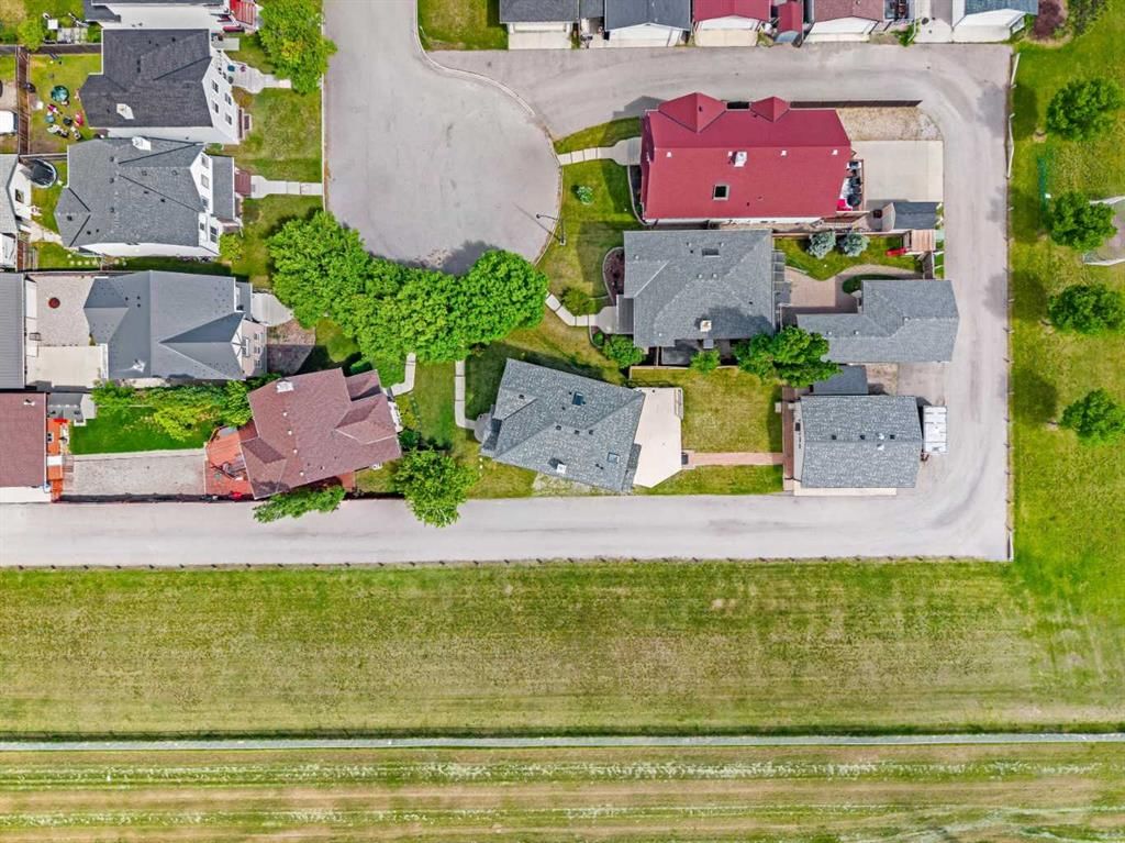 31 Elgin Green SE, Calgary — photo 3 of 49