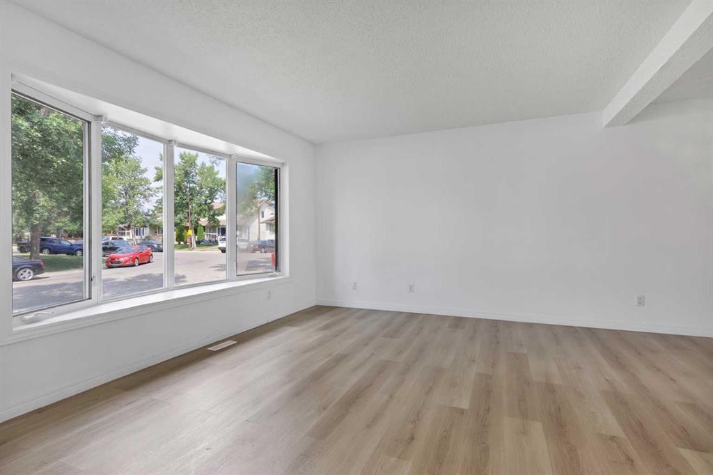 264 Templeview Way NE, Calgary — photo 4 of 32