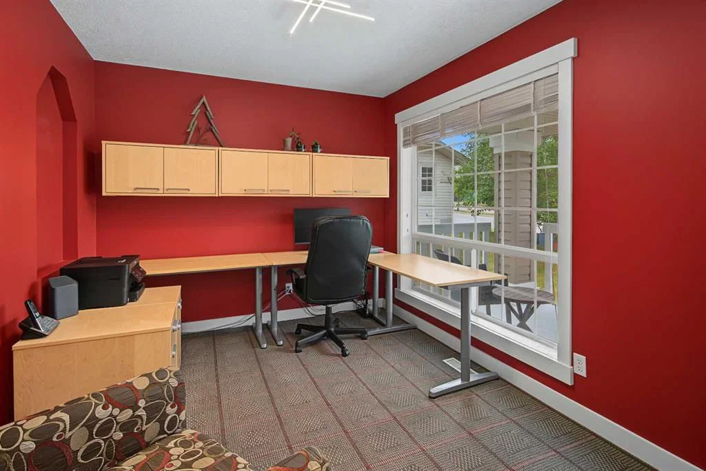 21 Edgebrook Park NW, Calgary — photo 3 of 44