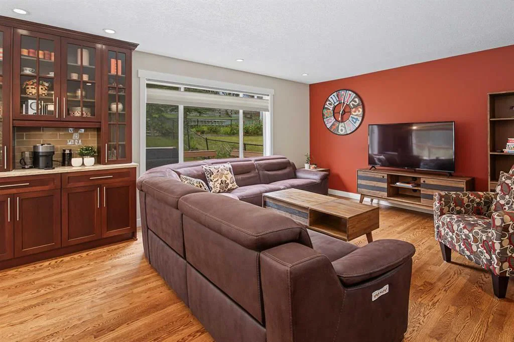 21 Edgebrook Park NW, Calgary — photo 4 of 44
