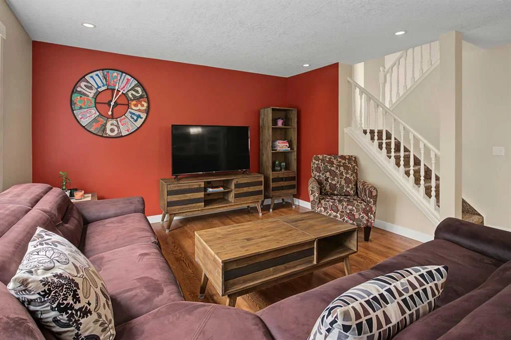 21 Edgebrook Park NW, Calgary — photo 5 of 44