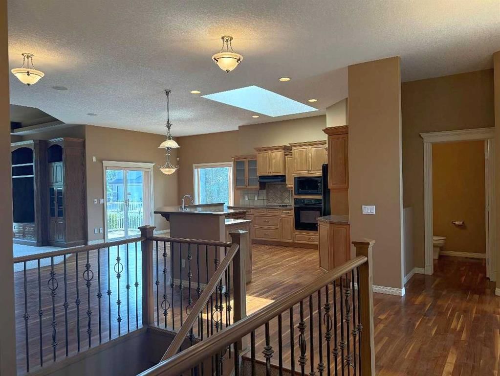 157 Valley Creek Place NW, Calgary — photo 3 of 43