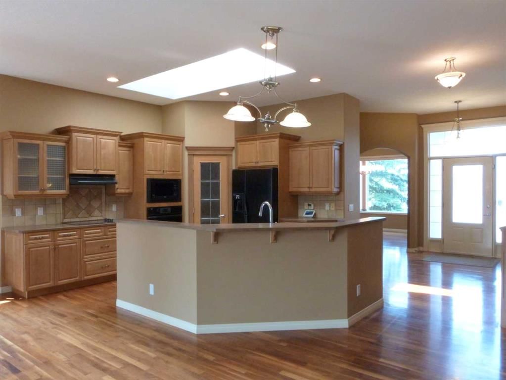 157 Valley Creek Place NW, Calgary — photo 4 of 43