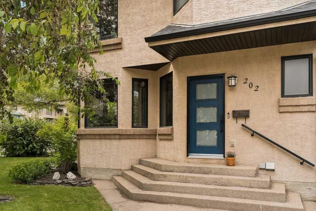 202 26 Avenue NW, Calgary — photo 3 of 45