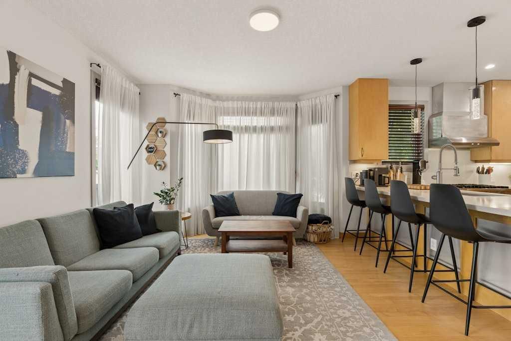 202 26 Avenue NW, Calgary — photo 5 of 45