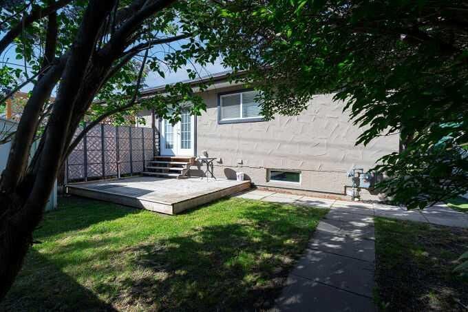 801 Canfield Way SW, Calgary — photo 4 of 34