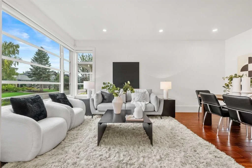 2412 28 Avenue SW, Calgary — main listing photo