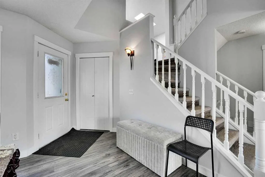 101 Douglas Ridge Circle SE, Calgary — photo 4 of 47