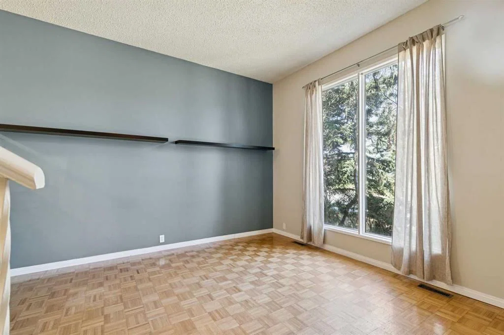 3624 Cedarille Drive SW, Calgary — photo 4 of 40