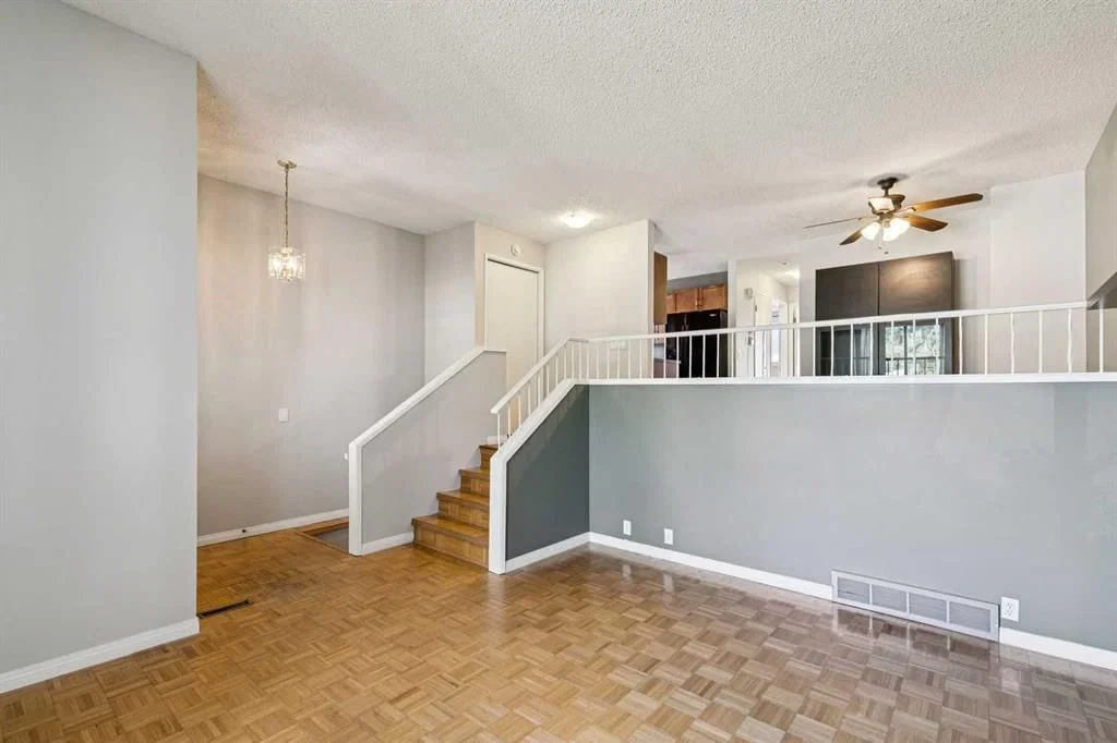 3624 Cedarille Drive SW, Calgary — photo 5 of 40